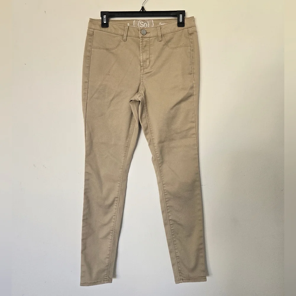 SO Slim Khaki  Jeggings Size 9